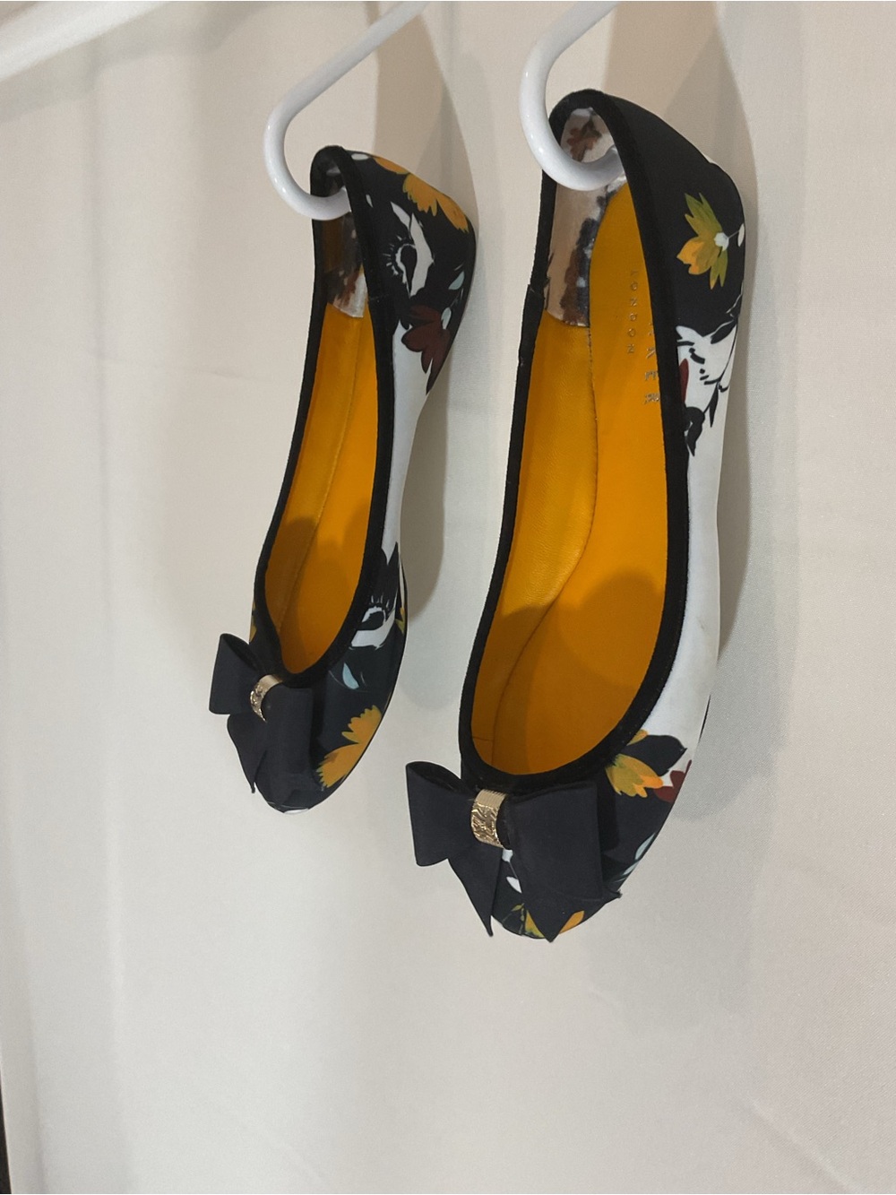 Ted Baker London Satin Ballet Flats Floral Pattern with Bow Size 5.5
